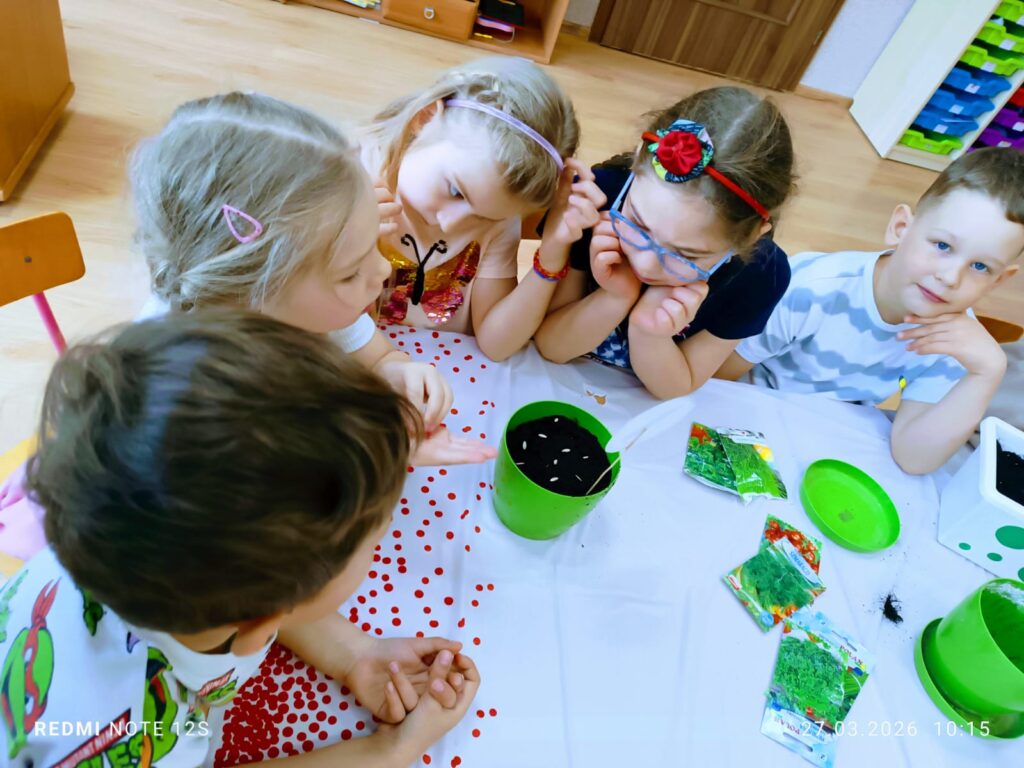 „Motylki” zakładają swój wiosenny ogródek.