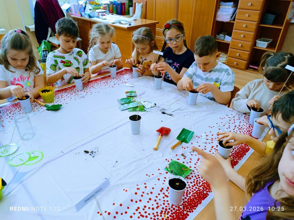 „Motylki” zakładają swój wiosenny ogródek.