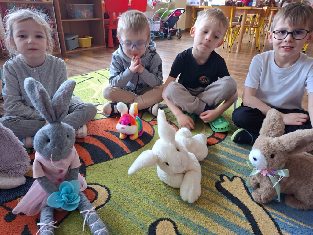 Trwają przygotowania do Świąt Wielkanocnych w grupie Wiewiórki.