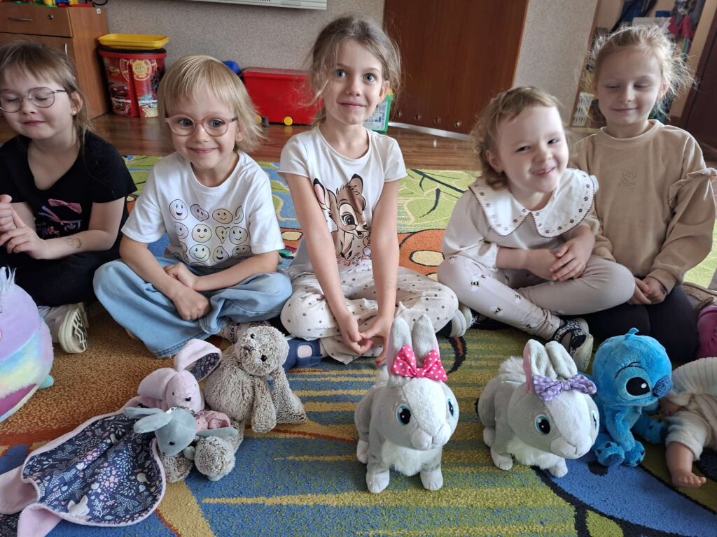 Trwają przygotowania do Świąt Wielkanocnych w grupie Wiewiórki.