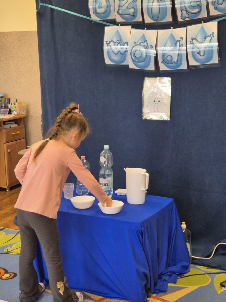 Dzień Wody w grupie "Wiewiórki".