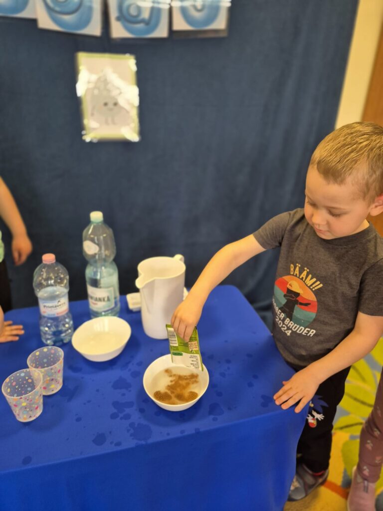 Dzień Wody w grupie "Wiewiórki".