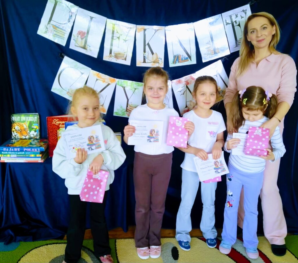 Konkurs "Pięknie Czytam" w grupie "Motylki".