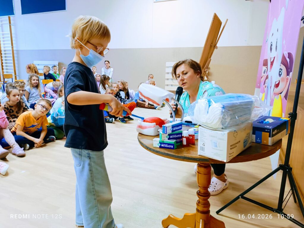 „Dbamy o zdrowy uśmiech – spotkanie z higienistką stomatologiczną”.