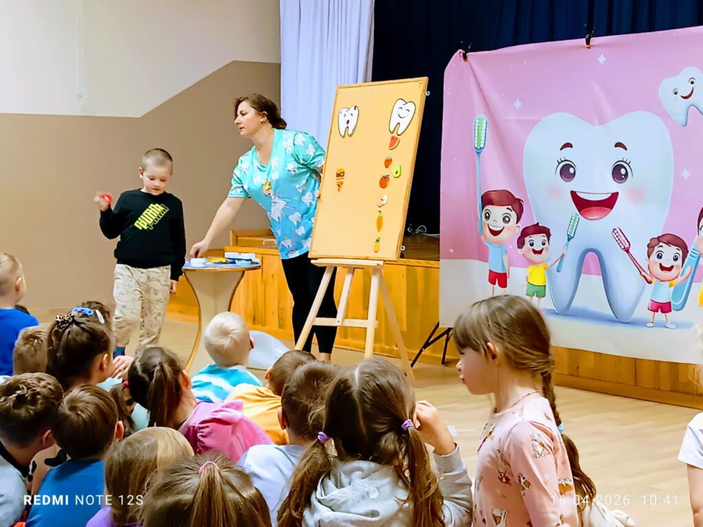 „Dbamy o zdrowy uśmiech – spotkanie z higienistką stomatologiczną”.