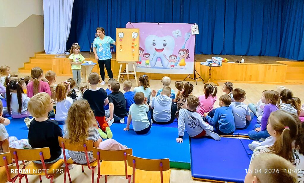 „Dbamy o zdrowy uśmiech – spotkanie z higienistką stomatologiczną”.