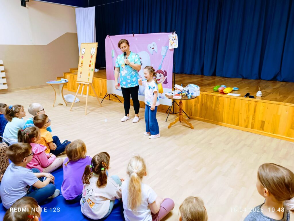 „Dbamy o zdrowy uśmiech – spotkanie z higienistką stomatologiczną”.