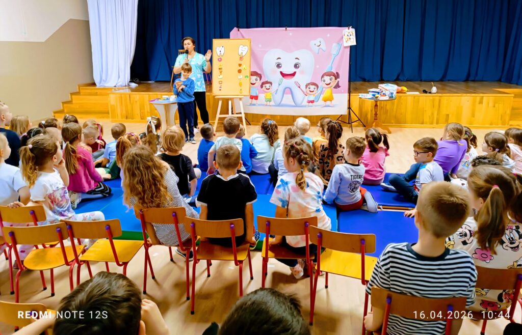 „Dbamy o zdrowy uśmiech – spotkanie z higienistką stomatologiczną”.