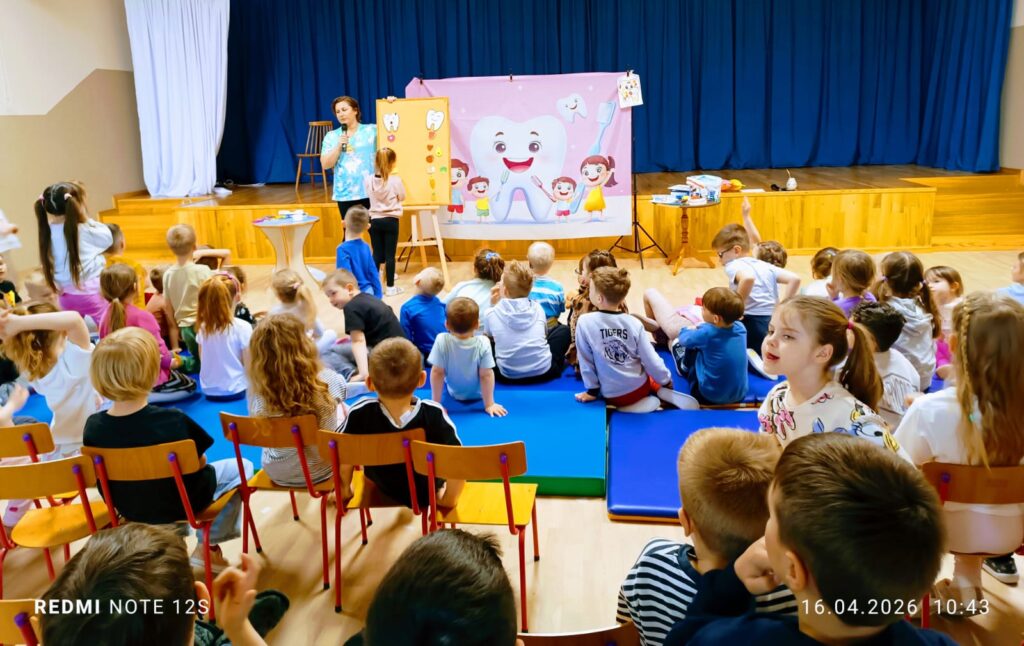 „Dbamy o zdrowy uśmiech – spotkanie z higienistką stomatologiczną”.