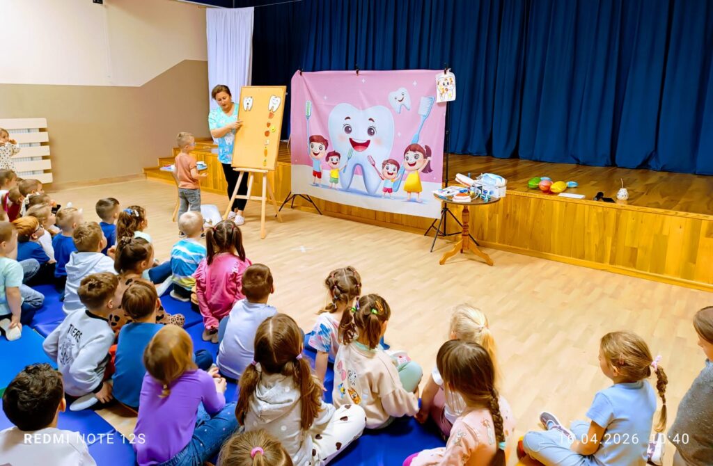 „Dbamy o zdrowy uśmiech – spotkanie z higienistką stomatologiczną”.