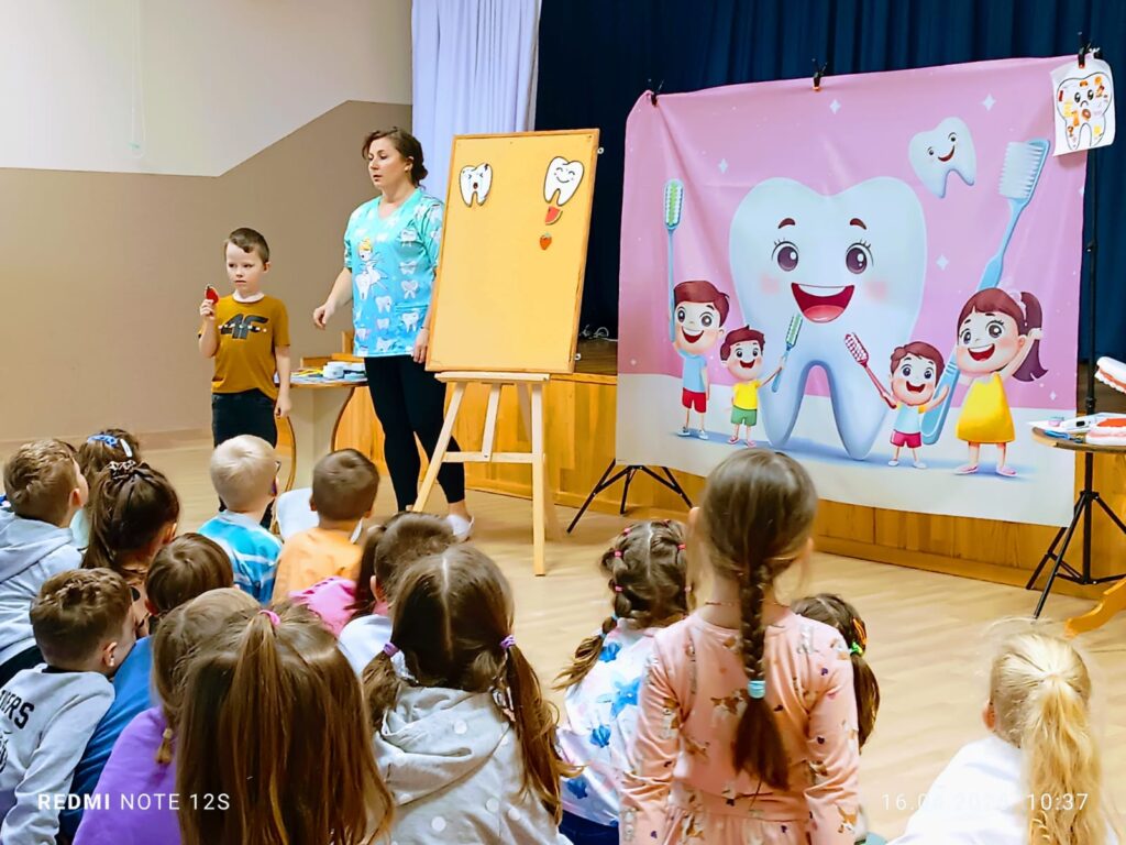 „Dbamy o zdrowy uśmiech – spotkanie z higienistką stomatologiczną”.