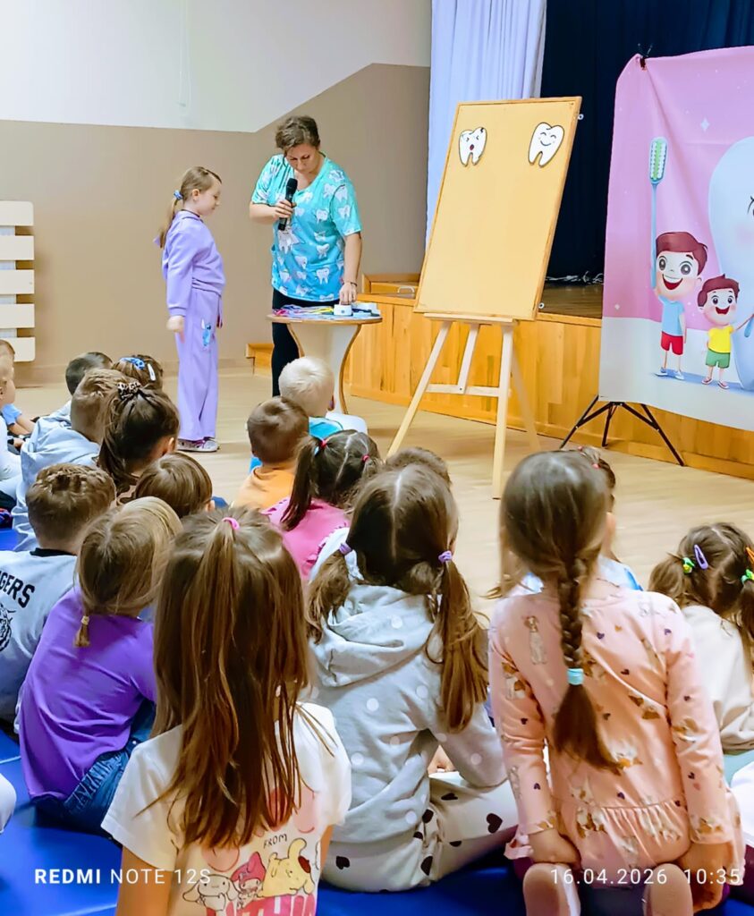 „Dbamy o zdrowy uśmiech – spotkanie z higienistką stomatologiczną”.