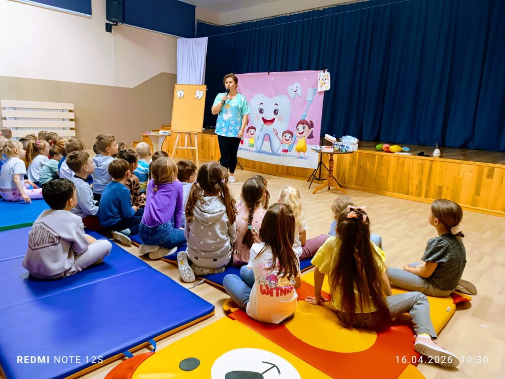 „Dbamy o zdrowy uśmiech – spotkanie z higienistką stomatologiczną”.