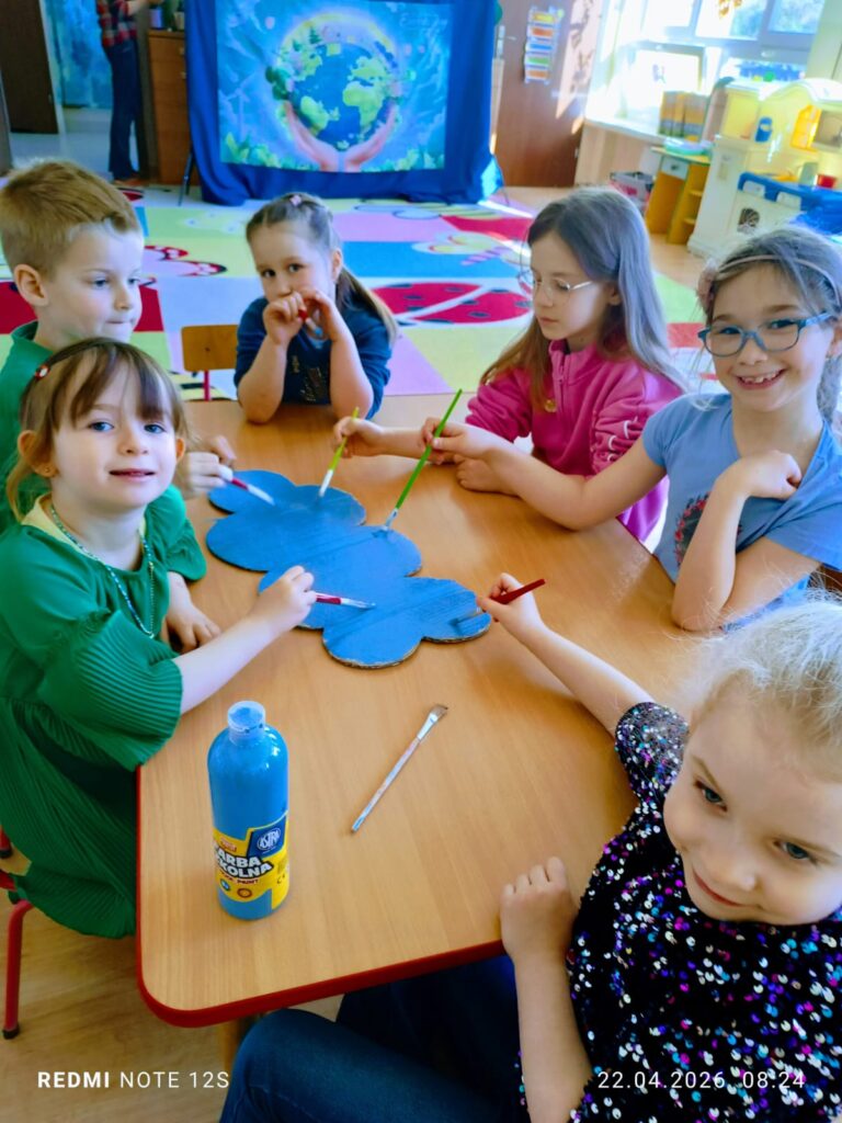 Światowy Dzień Ziemi w grupie "Motylki".