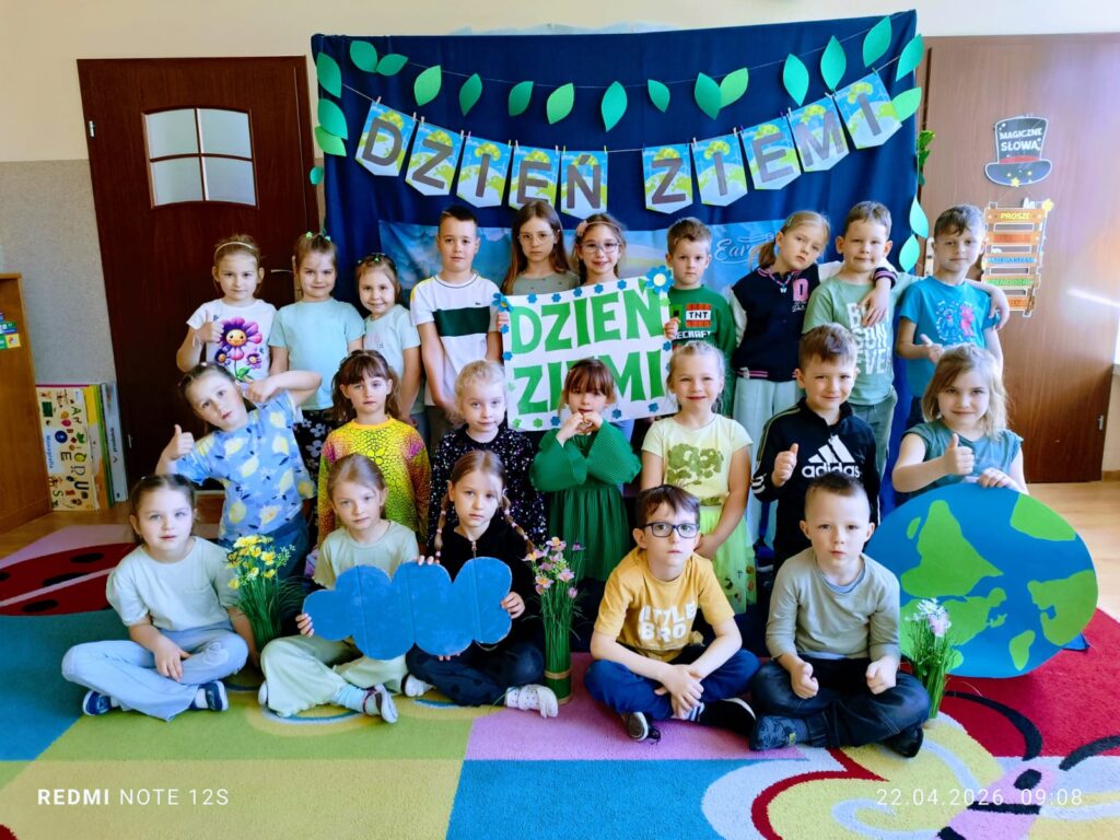 Światowy Dzień Ziemi w grupie "Motylki".