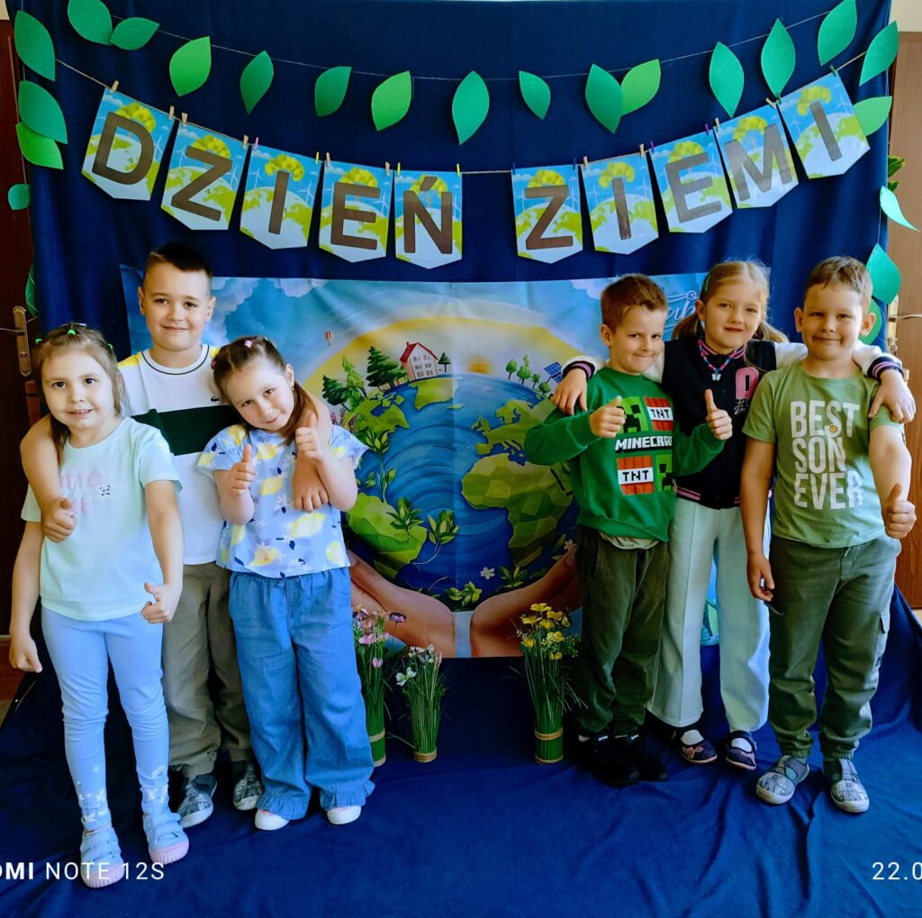 Światowy Dzień Ziemi w grupie "Motylki".