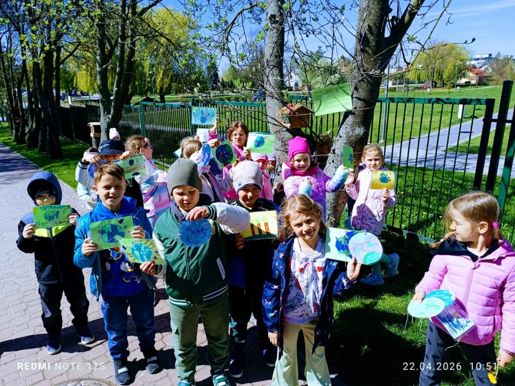 Światowy Dzień Ziemi w grupie "Motylki".