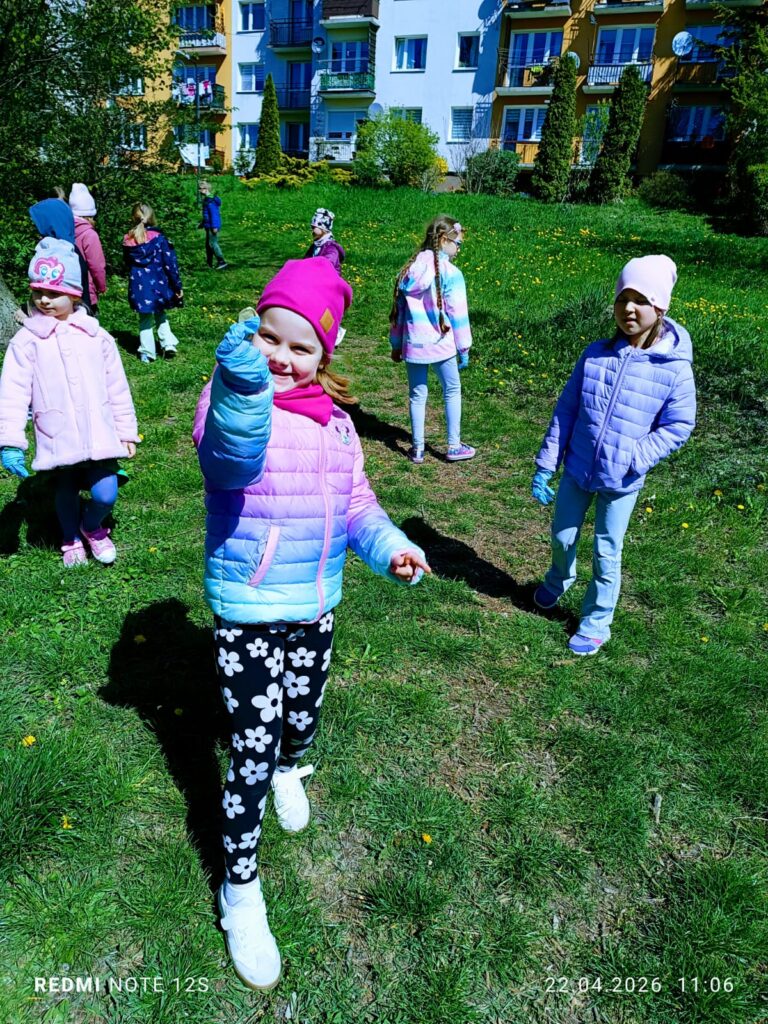 Światowy Dzień Ziemi w grupie "Motylki".