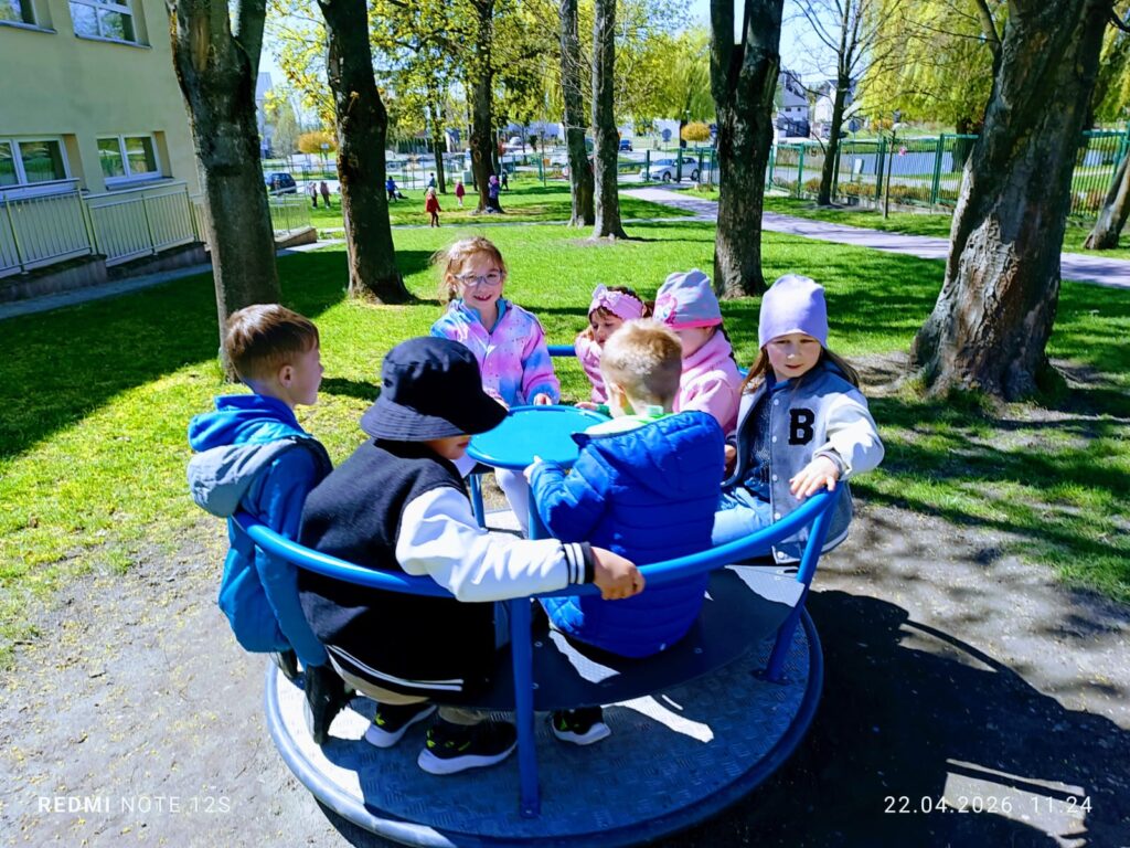 Światowy Dzień Ziemi w grupie "Motylki".