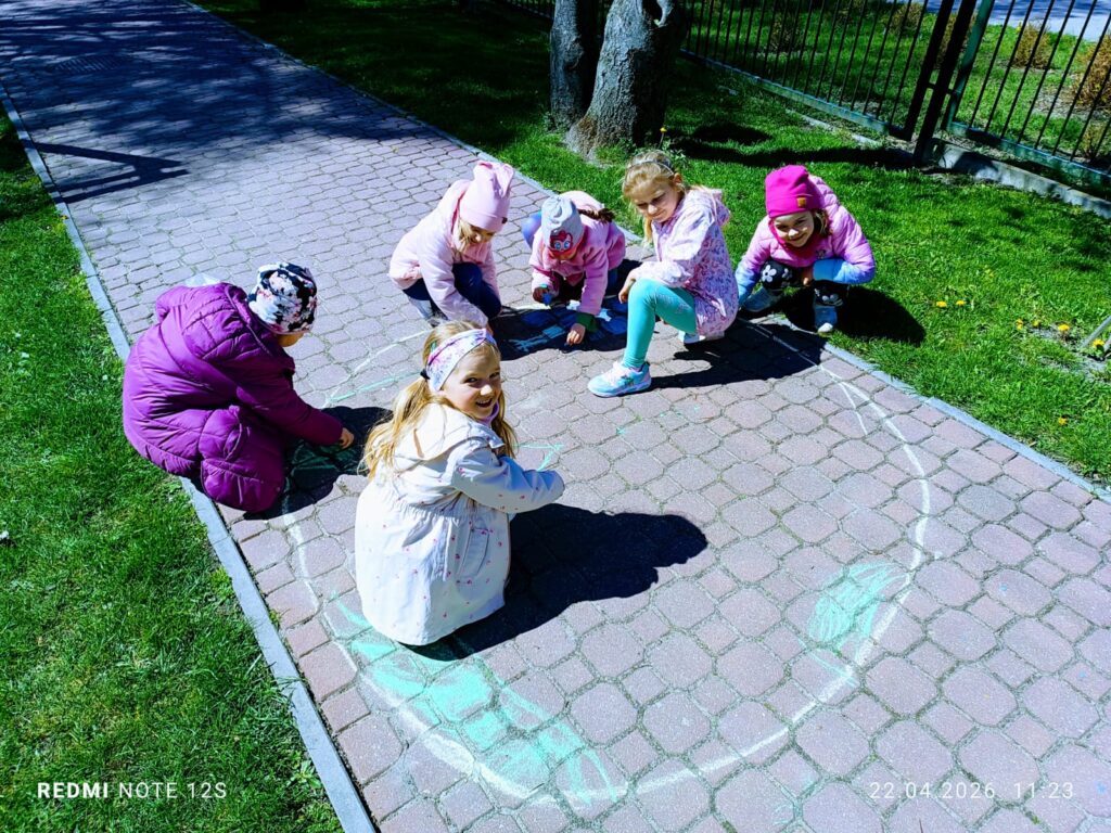 Światowy Dzień Ziemi w grupie "Motylki".