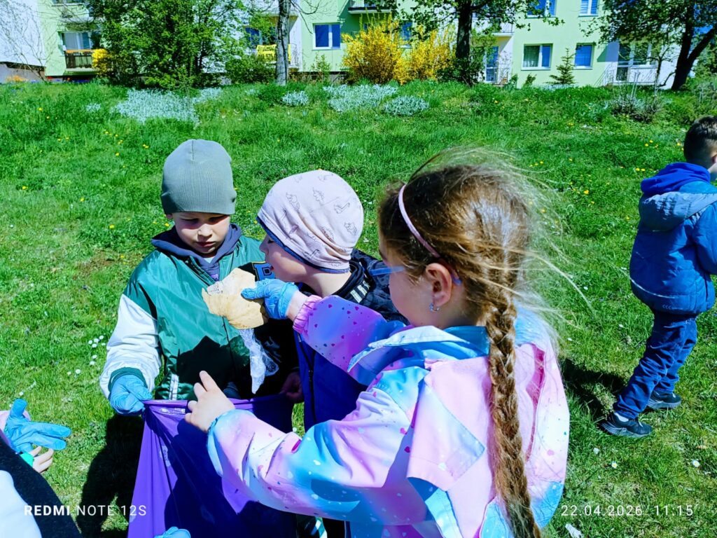 Światowy Dzień Ziemi w grupie "Motylki".