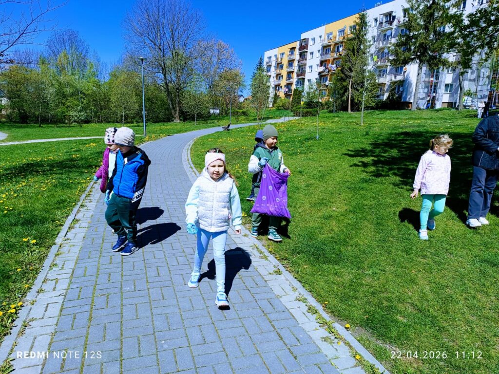 Światowy Dzień Ziemi w grupie "Motylki".