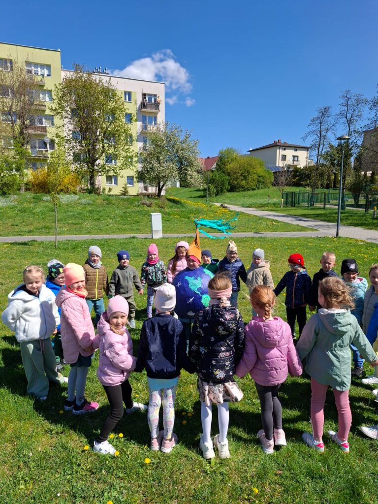 Międzynarodowy Dzień Ziemi w grupie "Wiewiórki".