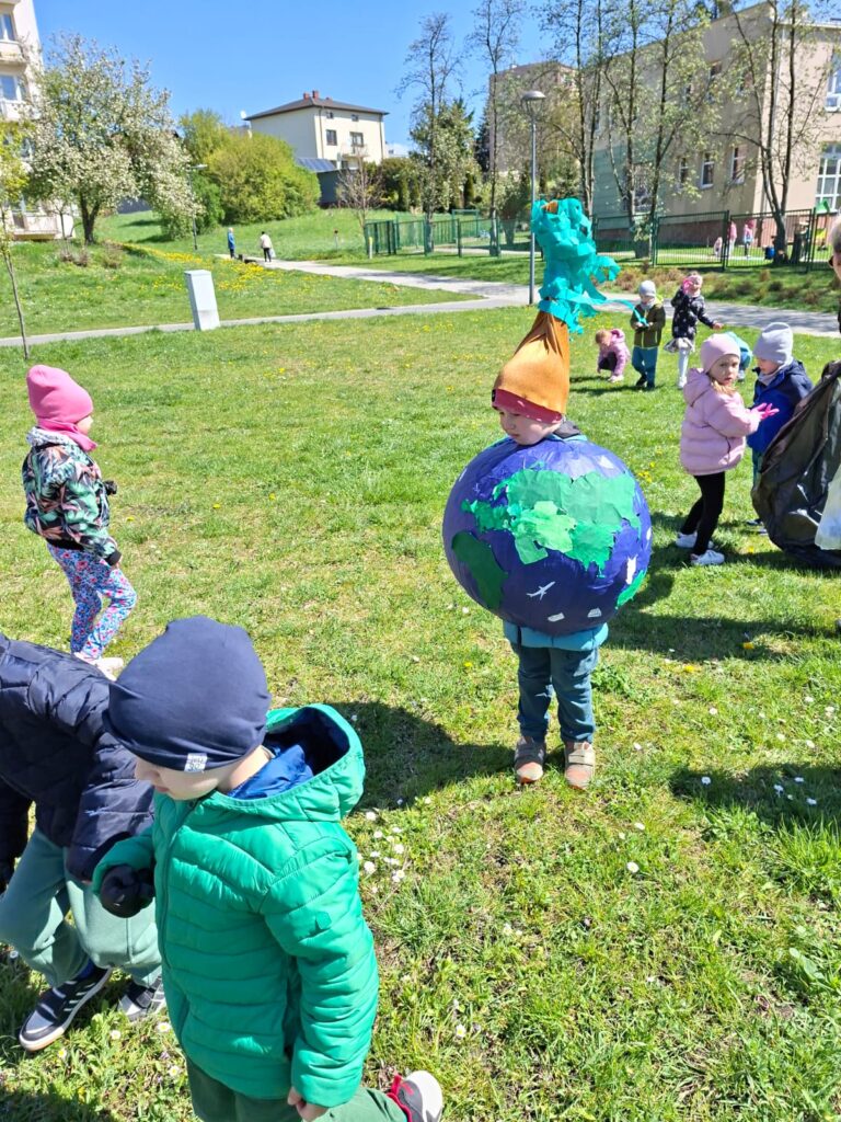 Międzynarodowy Dzień Ziemi w grupie "Wiewiórki".