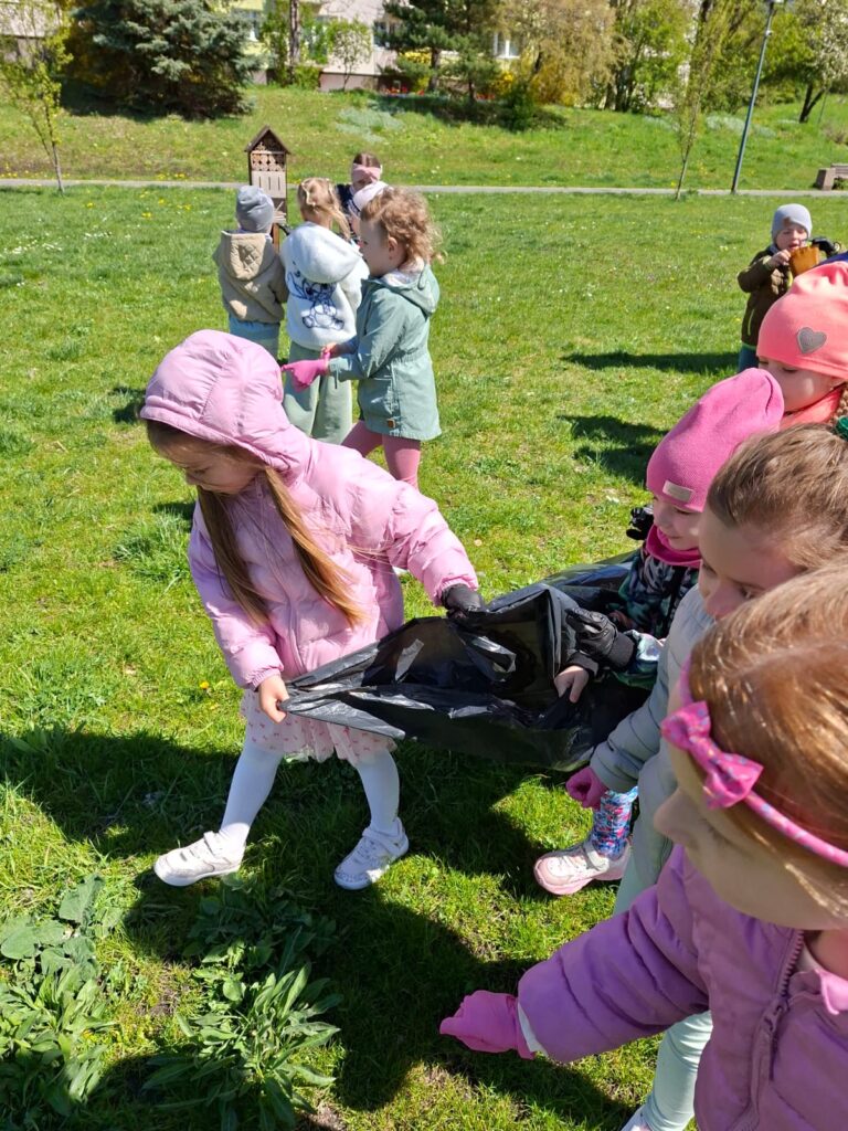 Międzynarodowy Dzień Ziemi w grupie "Wiewiórki".
