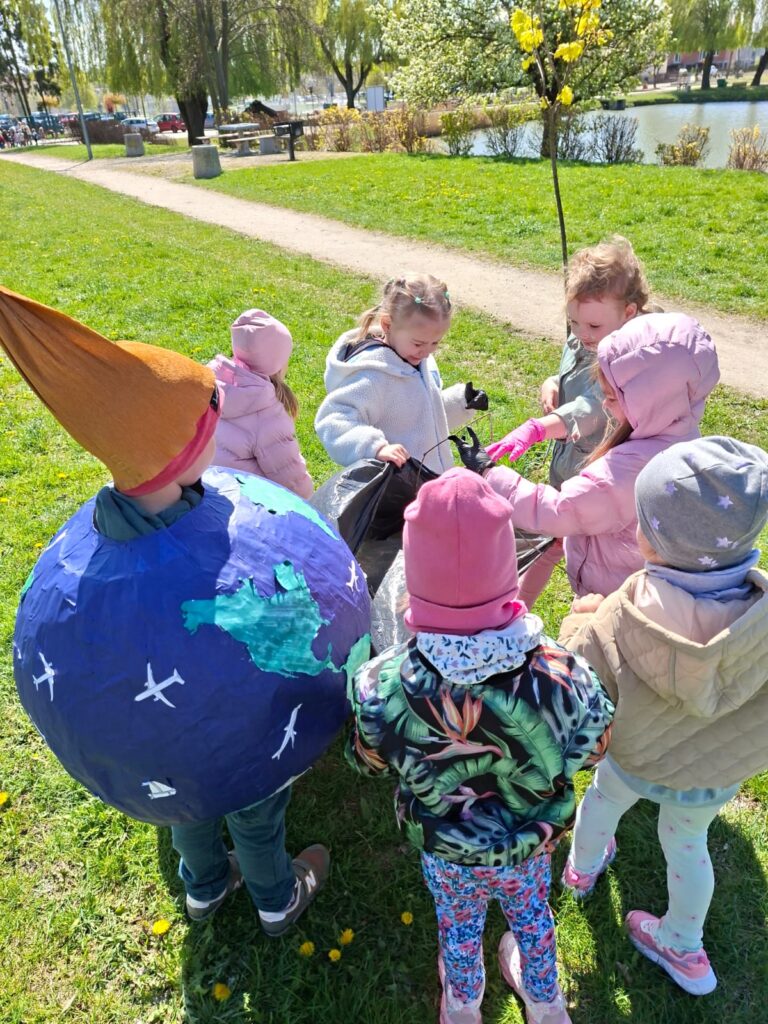 Międzynarodowy Dzień Ziemi w grupie "Wiewiórki".