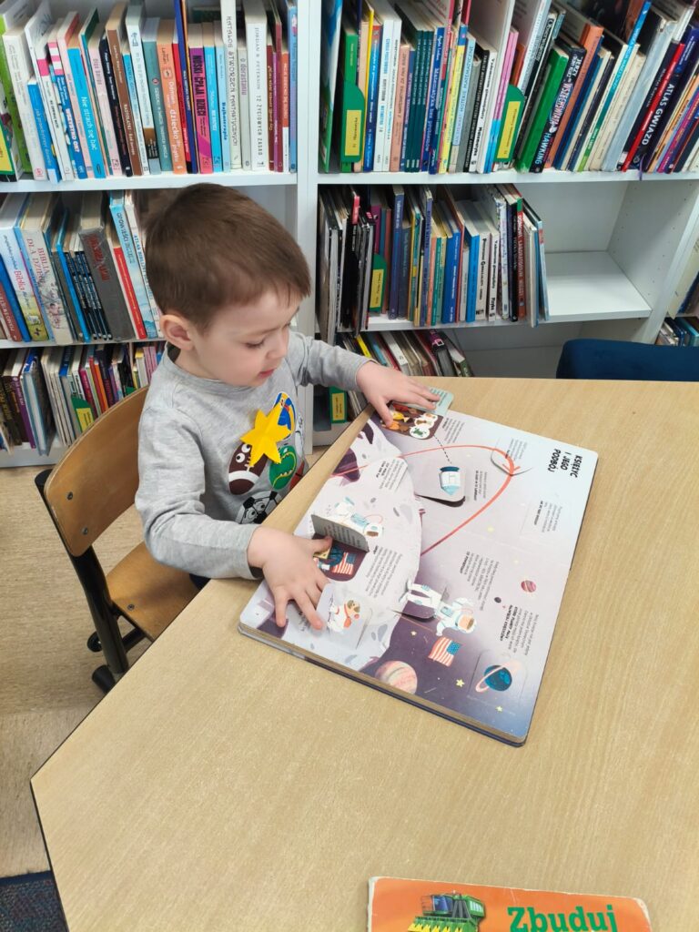 Wycieczka do biblioteki.
