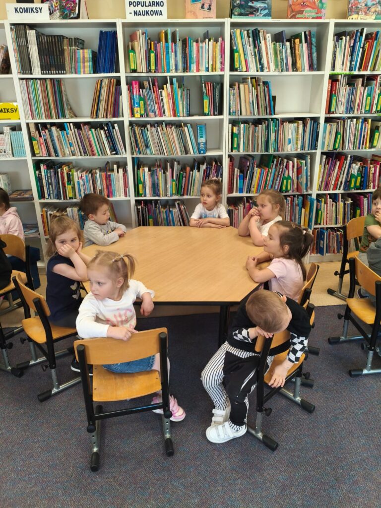 Wycieczka do biblioteki.