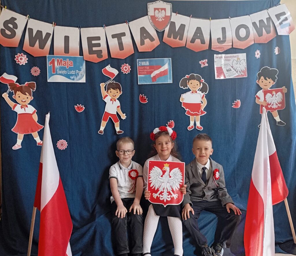 Święta Majowe w grupie "Pszczółki".