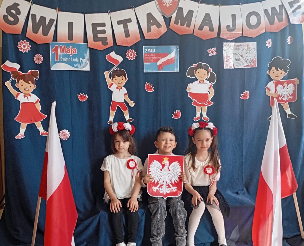 Święta Majowe w grupie "Pszczółki".