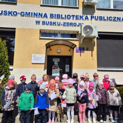 Wycieczka do Miejsko-Gminnej Biblioteki Publicznej w Busku-Zdroju - grupa "Wiewiórki".