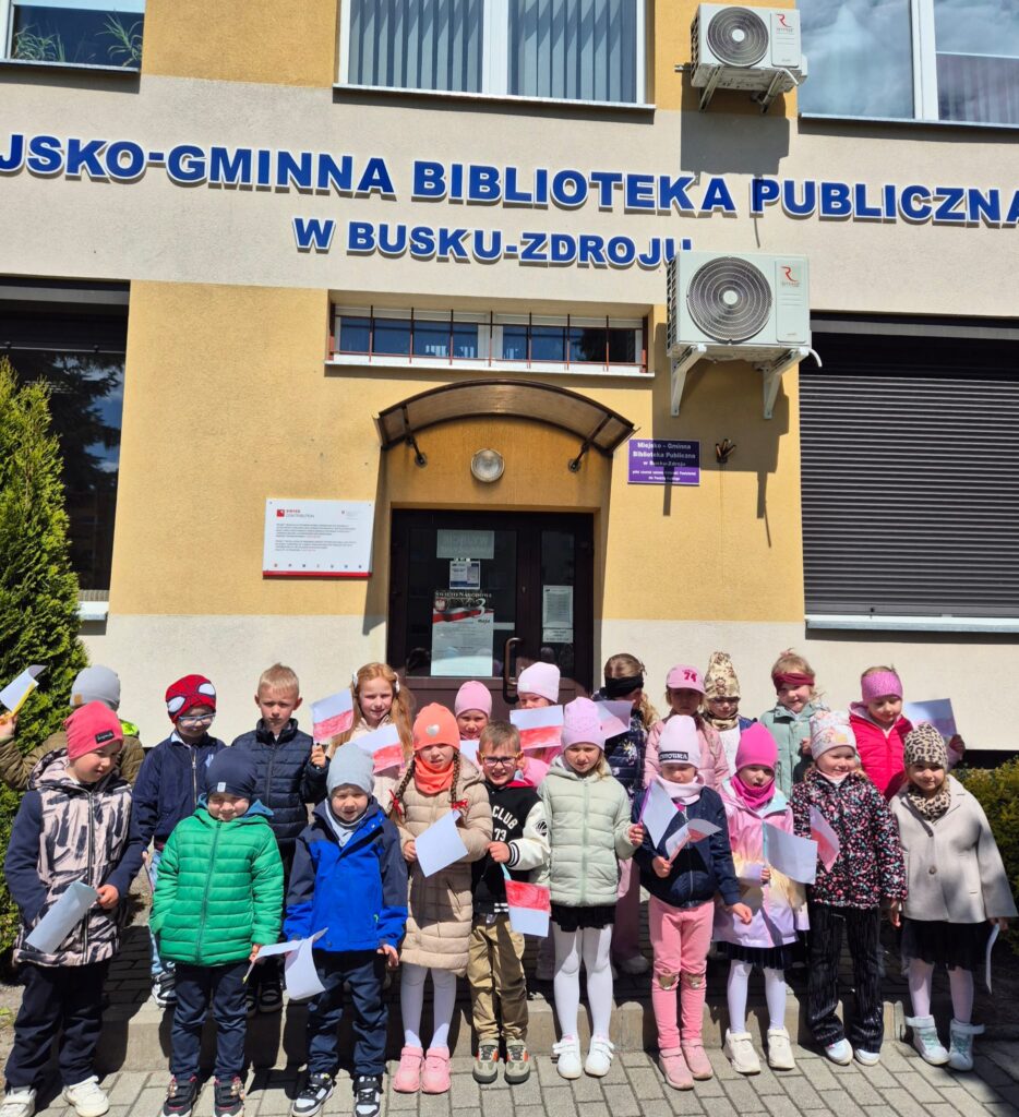 Wycieczka do Miejsko-Gminnej Biblioteki Publicznej w Busku-Zdroju - grupa "Wiewiórki".