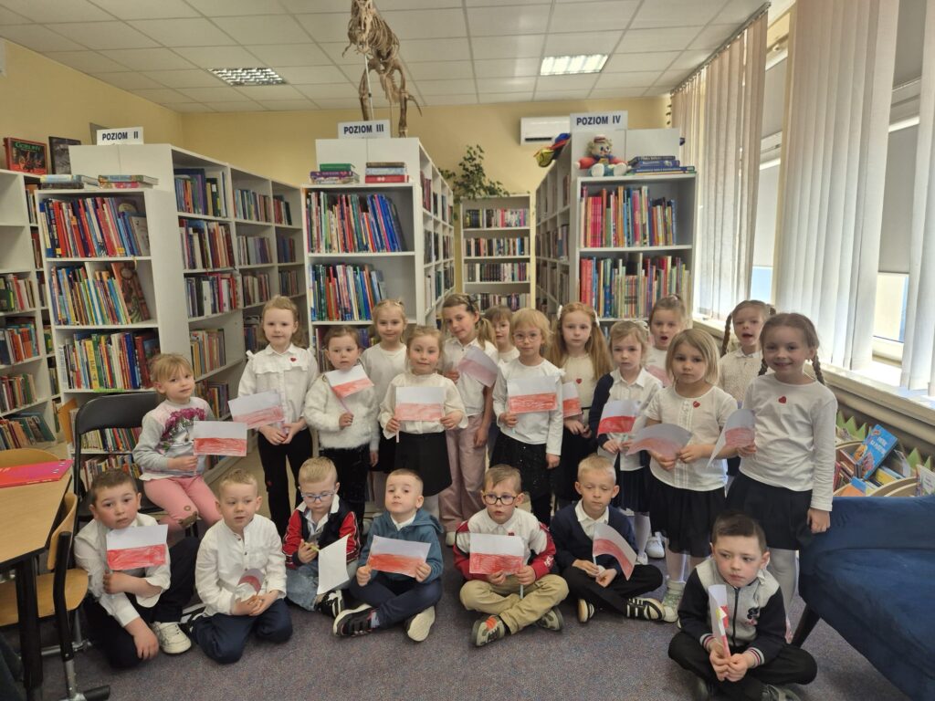 Wycieczka do Miejsko-Gminnej Biblioteki Publicznej w Busku-Zdroju - grupa "Wiewiórki".