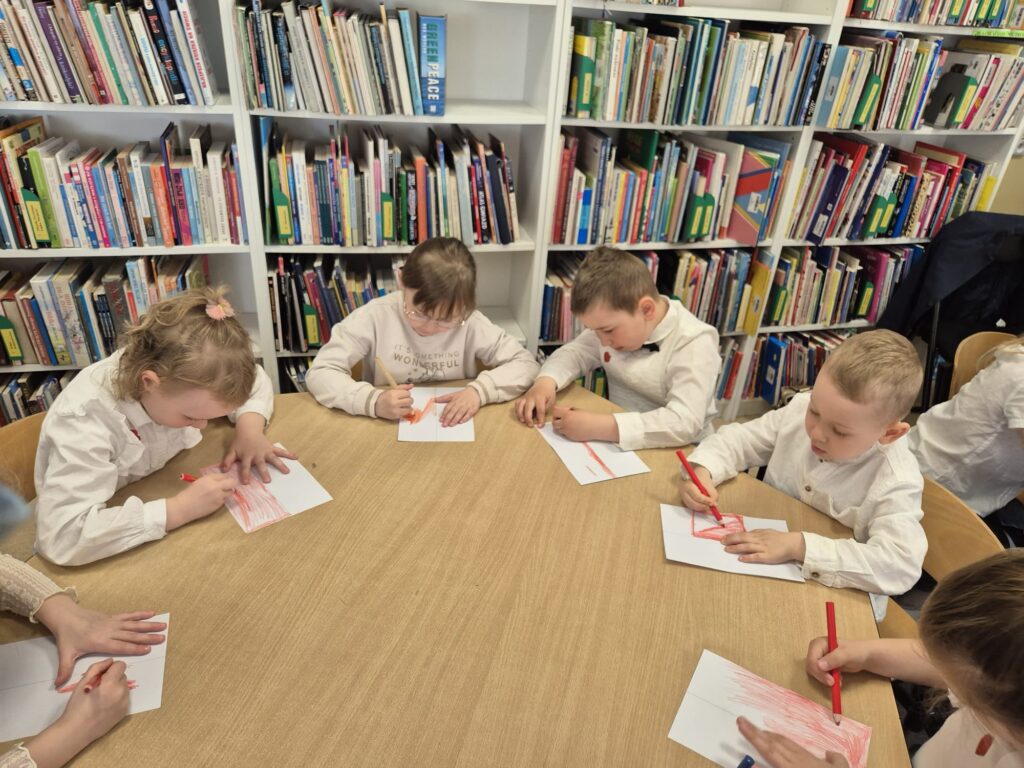 Wycieczka do Miejsko-Gminnej Biblioteki Publicznej w Busku-Zdroju - grupa "Wiewiórki".