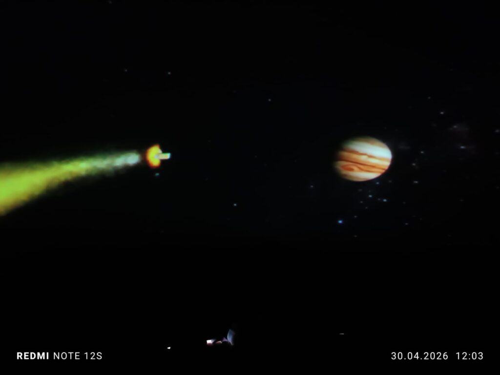 „Edukacyjna podróż do świata astronomii" – wizyta Mobilnego Planetarium w Publicznym Przedszkolu Nr 2 w Busku-Zdroju.