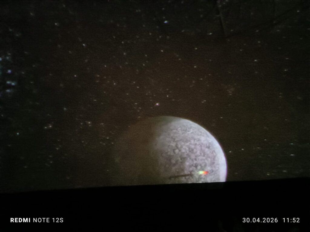 „Edukacyjna podróż do świata astronomii" – wizyta Mobilnego Planetarium w Publicznym Przedszkolu Nr 2 w Busku-Zdroju.