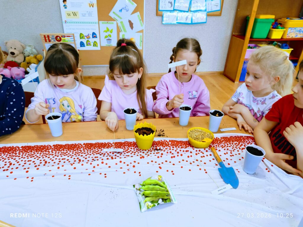 „Motylki” zakładają swój wiosenny ogródek.