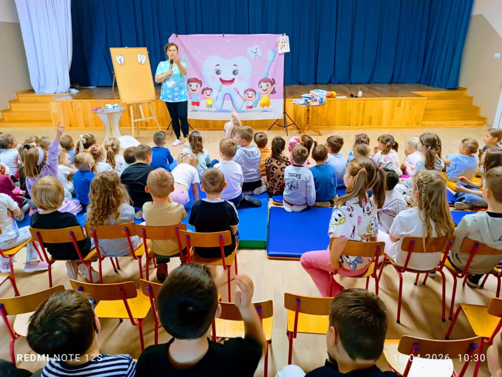 „Dbamy o zdrowy uśmiech – spotkanie z higienistką stomatologiczną”.
