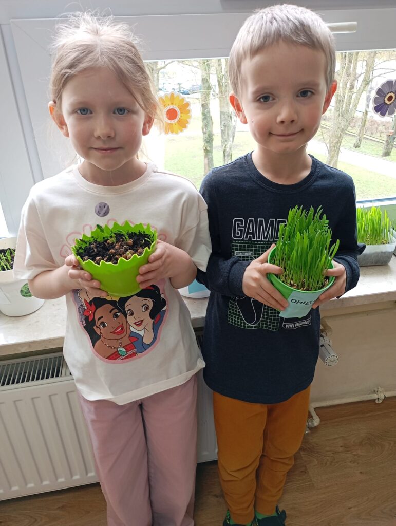 Wiosenne sadzenie w grupie "Pszczółki".