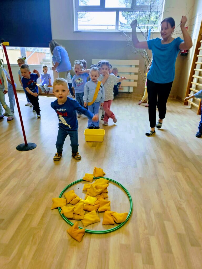 "Niebieskie Igrzyska" w Publicznym Przedszkolu Nr 2 w Busku-Zdroju.