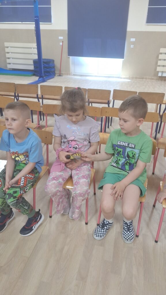 DZIEŃ PSZCZÓŁ - ŻYRAFKI 