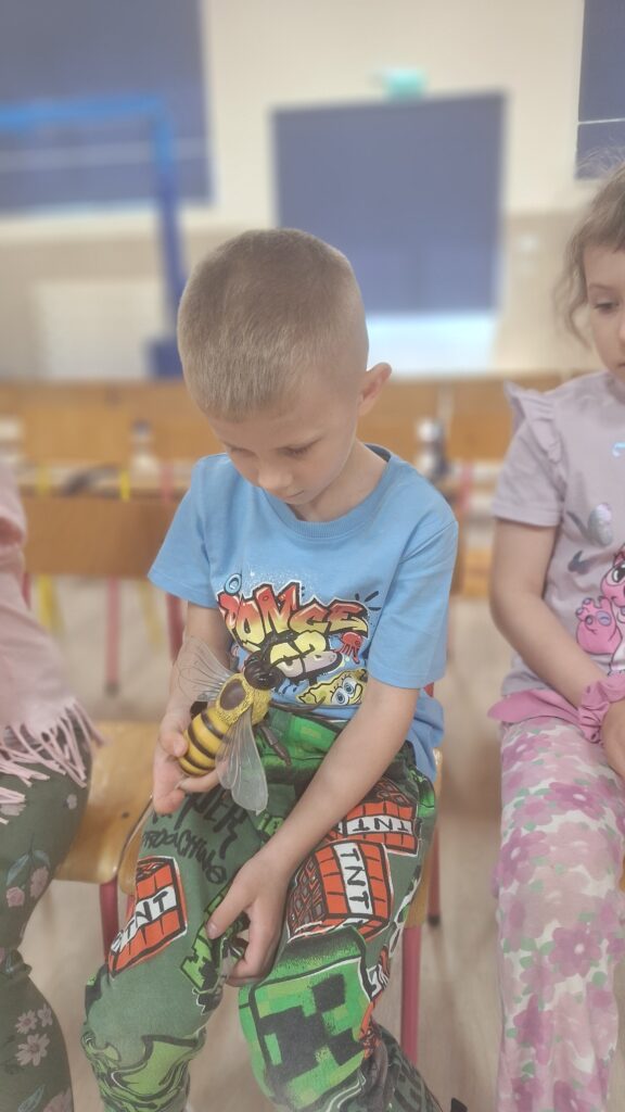 DZIEŃ PSZCZÓŁ - ŻYRAFKI 