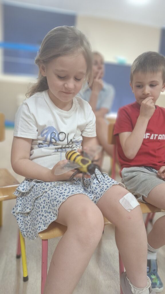 DZIEŃ PSZCZÓŁ - ŻYRAFKI 