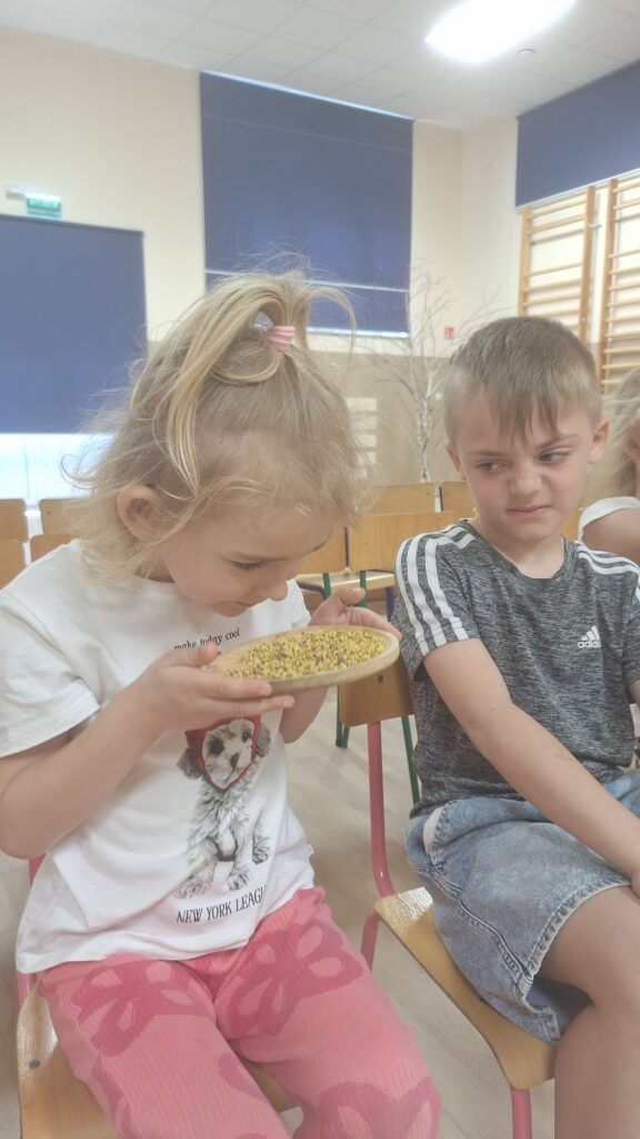 DZIEŃ PSZCZÓŁ - ŻYRAFKI 