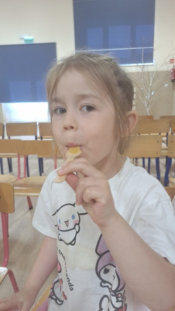 DZIEŃ PSZCZÓŁ - ŻYRAFKI 