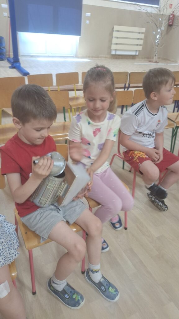 DZIEŃ PSZCZÓŁ - ŻYRAFKI 